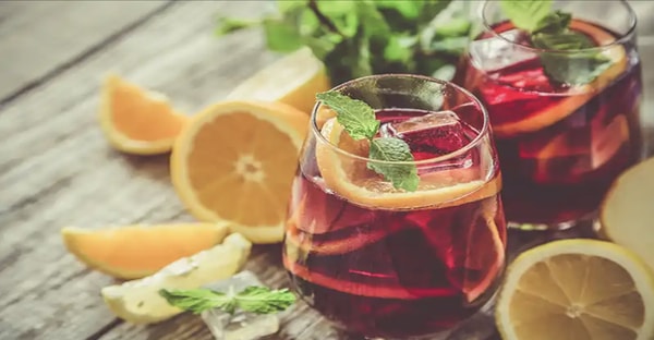 Famous wine-based cocktails. Learn how to make them at home